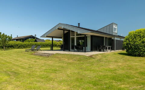 Erlinda - 600M from the Sea: Estate, Shade, Driveway, Agriturismo