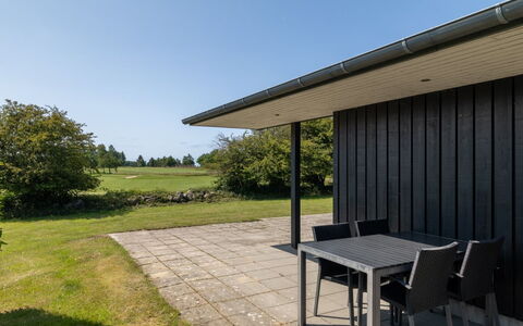 Erlinda - 600M from the Sea: Estate, Shade, Driveway, Agriturismo