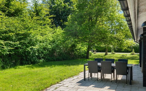 Doris - 150M from the Sea: Tetto, Casa, Casa, Villetta, Raccordo, Estate, Driveway, Edifici Giardino, Cortile, Capannone
