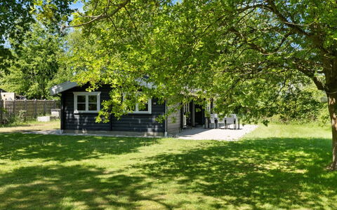 Doris - 150M from the Sea: Tetto, Casa, Casa, Villetta, Raccordo, Estate, Driveway, Edifici Giardino, Cortile, Capannone