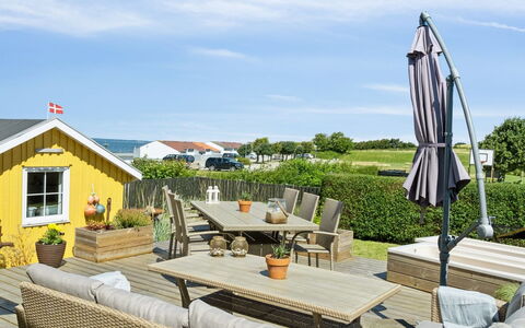 Mari - 150M from the Sea