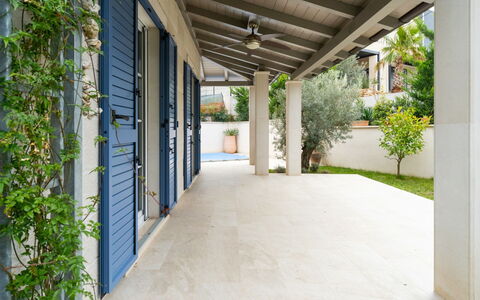 Mala: Piscina, Zona Residenziale, Condominio, Appartamento, Ricorrere, Estate, Shade, Villa, Hacienda, Dimora