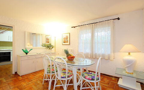 Puig Dels Daus: Camera, Proprietà, Mobilia, Interior Design, Pavimento, Costruzione, Sala Da Pranzo, Casa, Tavolo, Immobiliare