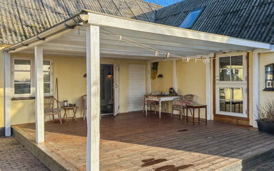 Aulikki - 2Km from the Sea