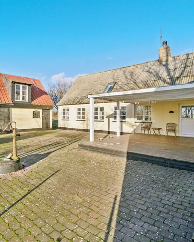 Aulikki - 2Km from the Sea