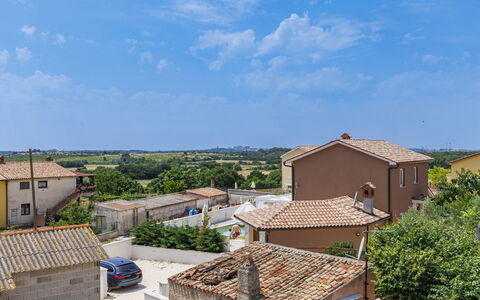 Jadreški: Cielo, Zona Residenziale, Parete, Costruzione, Tetto, Casa, Casa, Quartiere, Cittadina, Sobborgo