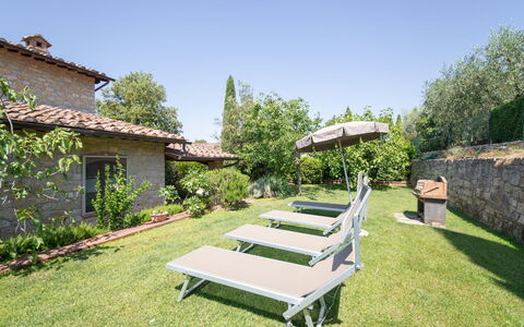 Gaiole in Chianti 915: Mobilia, Mobili Da Esterno, Arbusto, Giardino, Lettino, Sedia, Shade, Tavolo Esterno, Backyard, Prato