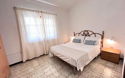 Itaca: Letto, Mobilia, Pavimento, Camera Da Letto, Pavimentazione, Interior Design, Lenzuolo, Bedding, Legna, Soffitto