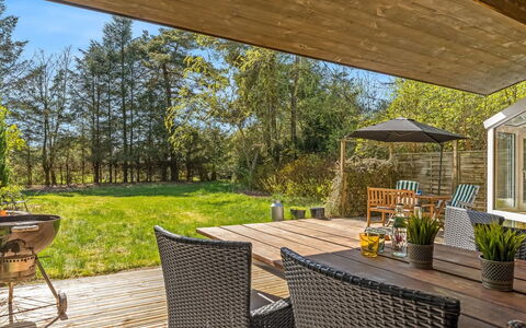 Riitta - from the Sea: Mobilia, Mobili Da Esterno, Sedia, Giardino, Shade, Latifoglie, Tavolo Esterno, Landscaping, Terrazza, Prato
