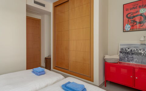 Estepona 647: Mobilia, Interior Design, Legna, Pavimentazione, Pavimento, Camera, Camera Da Letto, Illuminazione, Porta, Letto