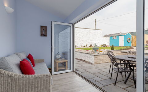 Portpatrick House: Piscina, Mobili Da Esterno, Materiale Composito, Shade, Ricorrere, Tempo Libero, Eco Hotel, Giardino, Landscaping, Cortile