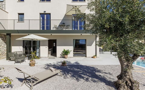 Minda: Piscina, Mobili Da Esterno, Ricorrere, Lettino, Shade, Hotel, Resort Citta ', Terme, Eco Hotel, Ombrello