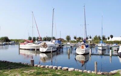 Loddin-Kölpinsee 100: Cielo, Barca, Moto D'Acqua, Marina, Barche E Nautica - Macchine E Materiali, Waterway, Porta, Albero, Canale, Porto
