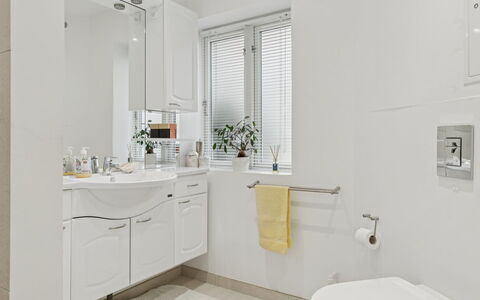 Jenvold - 950M from the Sea: Appartamento, Condominio, Estate, Balcone, Villa, Hotel