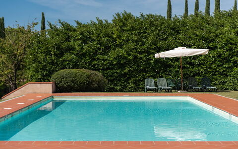 Country House In Tuscan Hills: Piscina, Materiale Composito, Ricorrere, Shade, Eco Hotel, Hacienda, Villa, Giochi D'Acqua, Agriturismo, Backyard