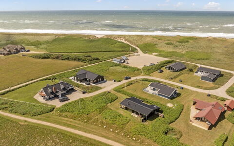 Waghn - 250M from the Sea: 