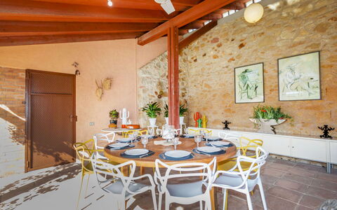 Top Villa Chantal Airco: Mobilia, Tavolo, Sedia, Interior Design, Cucina & Sala Da Pranzo Tavolo, Soffitto, Ristorante, Sala Da Pranzo, Color Legno, Pianta Della Casa