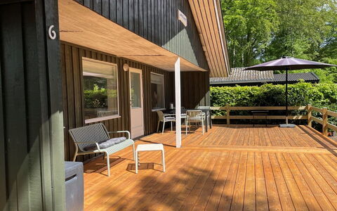 Angret - 200M from the Sea: Legna, Pavimento In Legno, Portico, Latifoglie, Color Legno, Pavimentazione, Deck, Plank, Raccordo, Shade