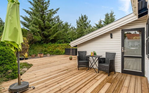 Annemone - 900M from the Sea: Pavimento In Legno, Legna, Latifoglie, Plank, Deck, Color Legno, Casa, Portico, Raccordo, Mobili Da Esterno
