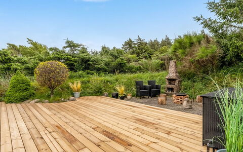 Annemone - 900M from the Sea: Legna, Pavimento In Legno, Latifoglie, Plank, Deck, Color Legno, Giardino, Legname, Eco Hotel, Boardwalk