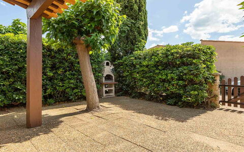 Les Ondines 2: Appartamento, Balcone, Sedia, Shade, Mobili Da Esterno, Illuminazione Diurna, Alluminio