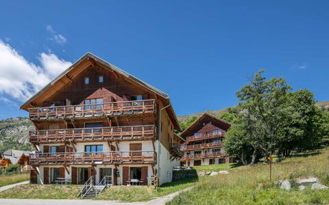 Les Chamois: Catena Montuosa, Valle, Balcone, Paesino Di Montagna, Alpi, Log Cabin