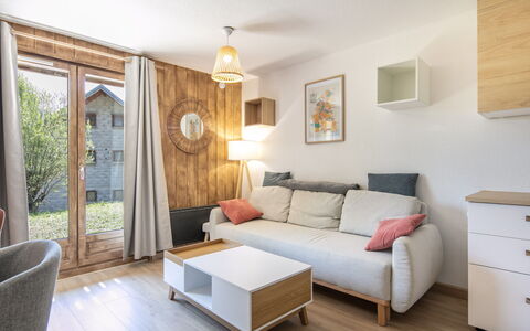 Les Grizzlis: Mobilia, Interior Design, Legna, Pavimentazione, Camera, Pavimento, Casa, Soffitto, Soggiorno, Appartamento