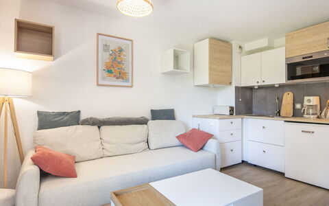 Les Grizzlis: Mobilia, Interior Design, Legna, Pavimentazione, Pavimento, Camera, Soffitto, Soggiorno, Casa, Appartamento