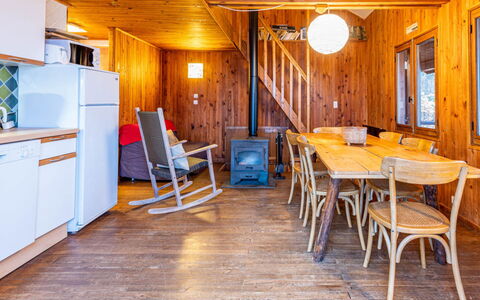 Les Cochettes: Pavimentazione, Legna, Soffitto, Pavimento, Pavimento In Legno, Latifoglie, Color Legno, Interior Design, Porta, Plank