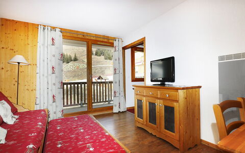 T.bergerie: Cucina, Controsoffitto, Cabinetry, Interior Design, Elettrodomestico Da Cucina, Pavimentazione, Mobilia, Legna, Apparecchio Major, Soffitto