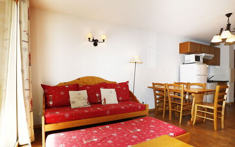 T.bergerie: Cucina, Controsoffitto, Cabinetry, Interior Design, Elettrodomestico Da Cucina, Pavimentazione, Mobilia, Legna, Apparecchio Major, Soffitto