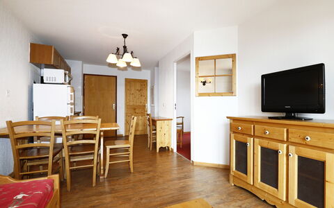 T.bergerie: Cucina, Controsoffitto, Cabinetry, Interior Design, Elettrodomestico Da Cucina, Pavimentazione, Mobilia, Legna, Apparecchio Major, Soffitto