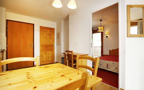 T.bergerie: Cucina, Controsoffitto, Cabinetry, Interior Design, Elettrodomestico Da Cucina, Pavimentazione, Mobilia, Legna, Apparecchio Major, Soffitto