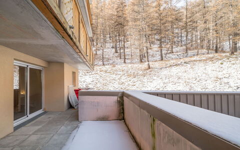 C. du Verdon: Cucina, Controsoffitto, Cabinetry, Interior Design, Elettrodomestico Da Cucina, Pavimentazione, Mobilia, Legna, Apparecchio Major, Soffitto
