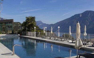 Tremosine 51: Geografia Montane, Montagna, Collina, Catena Montuosa, Highland, Hill Station, Piscina, Cresta, Valle, Alpi