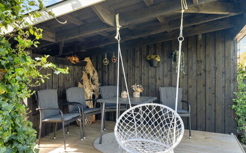 Justina - 200M from the Sea: Mobilia, Interior Design, Pavimentazione, Pavimento, Soffitto, Camera, Sedia, Tavolo, Appartamento, Cucina & Sala Da Pranzo Tavolo