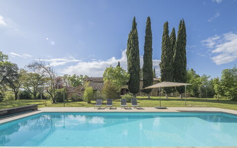 Cottage Monti Pet Friendly With Shared Pool: Blu, Albero, Lotto, Giardino, Piscina, Shade, Landscaping, Prato, Estate, Cortile