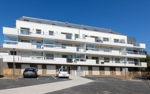 Racines: Appartamento, Condominio, Parcheggio, Balcone