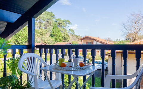 Bosquet des Ecureuils 17: Portico, Casa, Shade, Balcone, Villetta, Mobili Da Esterno, Deck, Raccordo, Design, Recinzione