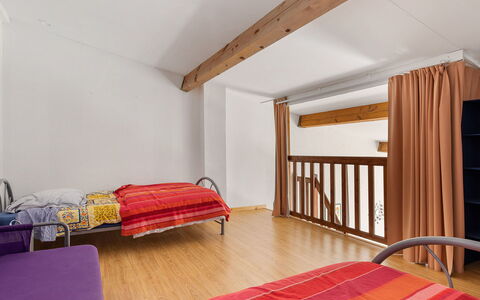 Perles du Soleil: Pavimentazione, Interior Design, Pavimento, Appartamento, Balcone, Soffitto, Condominio, Sedia, Shade, Portico