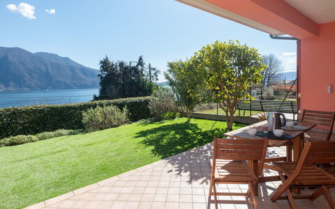 Anna: Pavimentazione, Interior Design, Pavimento, Appartamento, Balcone, Soffitto, Condominio, Sedia, Shade, Portico