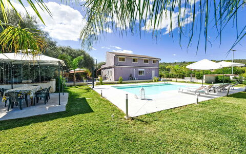 Giugiò: Pavimentazione, Interior Design, Pavimento, Appartamento, Balcone, Soffitto, Condominio, Sedia, Shade, Portico