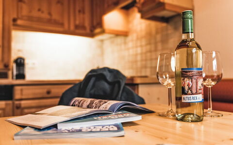 Tuenta: Bottiglia, Bicchieri, Bottiglia Di Vetro, Barware, Bottiglia Di Vino, Vino, Bicchiere