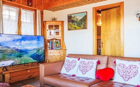 Panorama des Cimes: Legna, Mobilia, Interior Design, Camera, Soggiorno, Soffitto, Cornice, Televisione