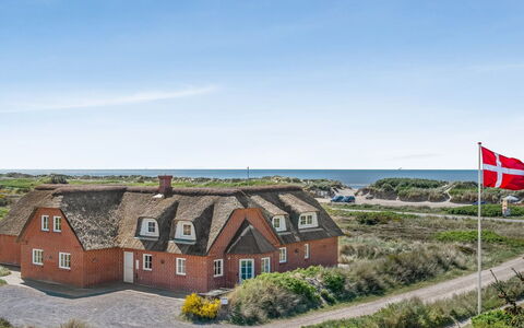 Gytha - 75M from the Sea: Estate, Shade, Driveway, Agriturismo
