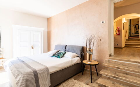 Al Forte: Mobilia, Interior Design, Pavimentazione, Pavimento, Parete, Letto, Camera Da Letto, Legna, Camera, Pavimento In Legno