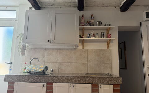 Appartamento Olive Garden, Ac, Wifi, Hvar: Cucina, Controsoffitto, Legna, Pavimentazione, Cabinetry, Interior Design, Mobilia, Elettrodomestico Da Cucina, Pavimento, Apparecchio Major