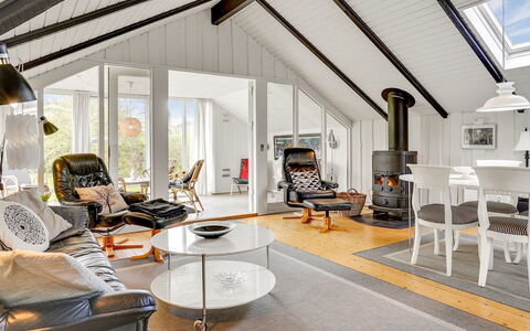 Magnus - 250M to the Fjord: Estate, Shade, Driveway, Agriturismo