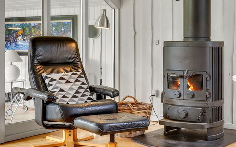 Magnus - 250M to the Fjord: Estate, Shade, Driveway, Agriturismo