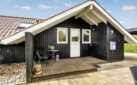 Magnus - 250M to the Fjord: Estate, Shade, Driveway, Agriturismo